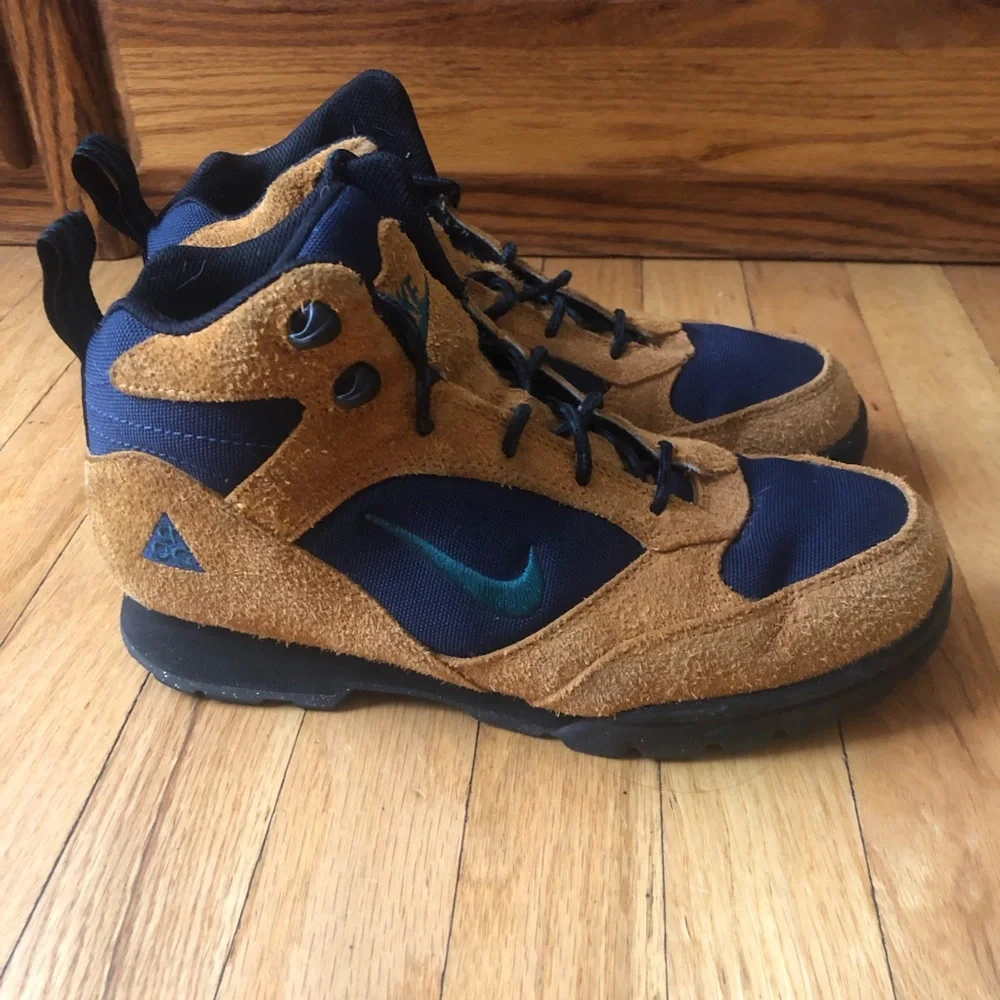 Nike ACG Torre Mid Waterproof Shoes in Burnt Sienna, Dark Atomic Teal Size 8